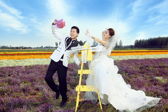 八月铭人婚纱摄影      薰衣草客片