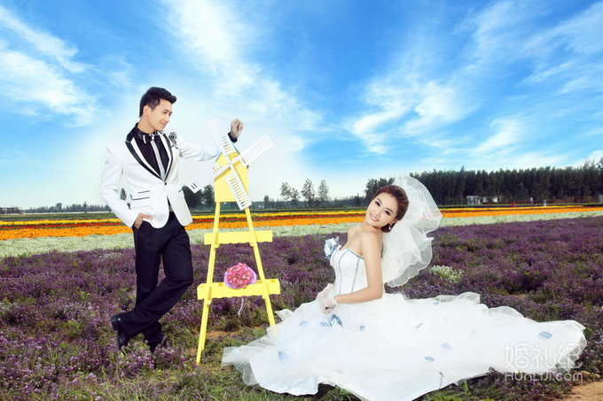 八月铭人婚纱摄影      薰衣草客片