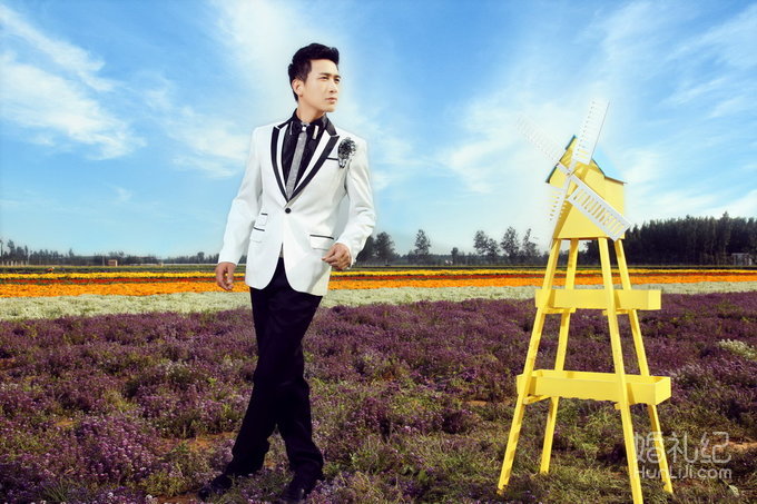 八月铭人婚纱摄影      薰衣草客片