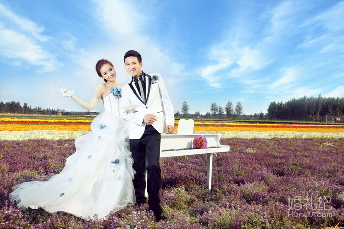 八月铭人婚纱摄影      薰衣草客片