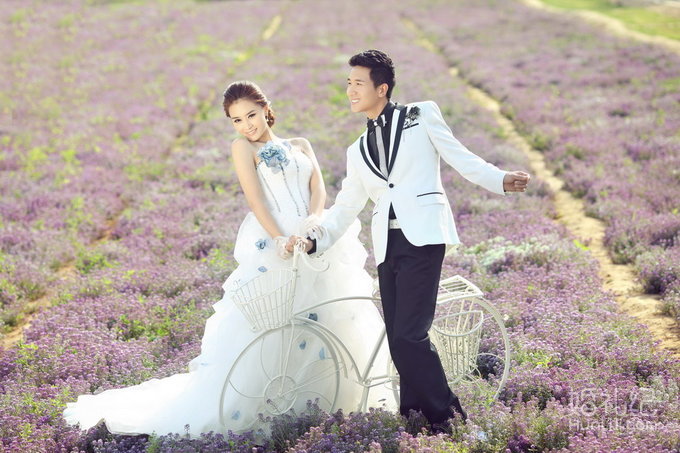 八月铭人婚纱摄影      薰衣草客片