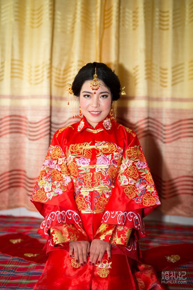 端庄大气美丽的新娘子