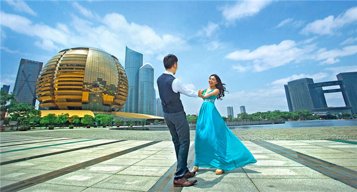 打造完美婚纱照，3万平实景任选+7大外景拍摄！