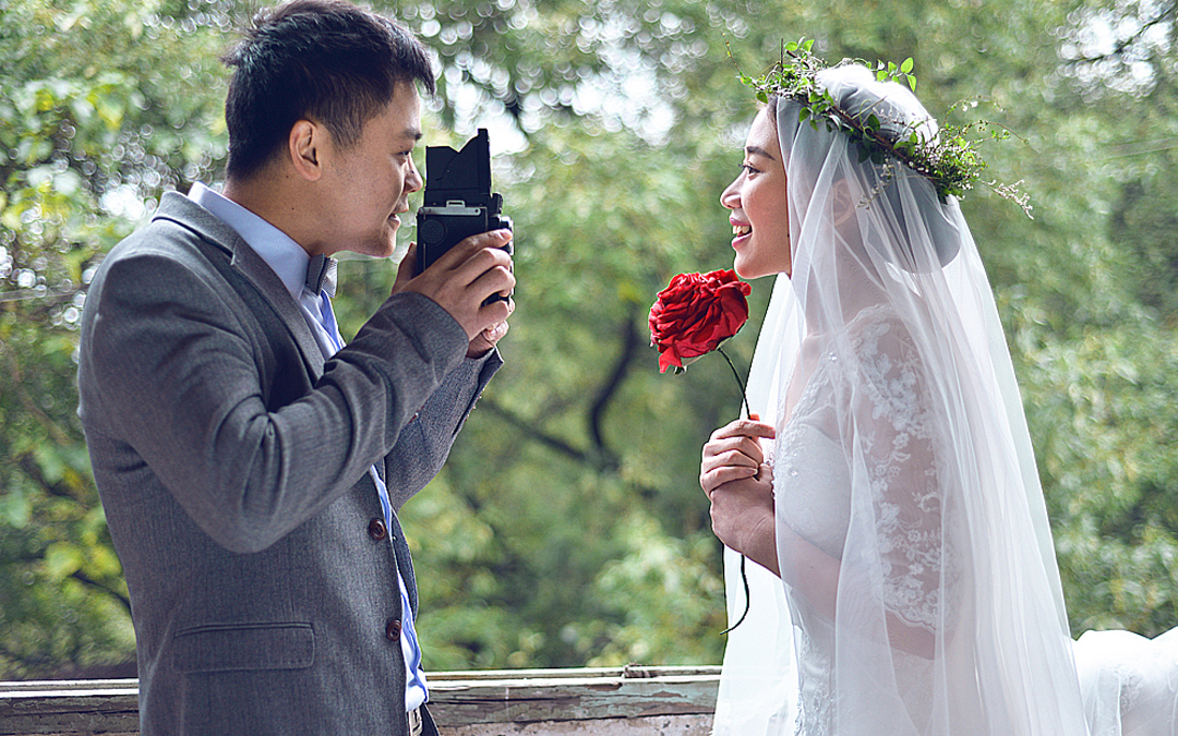 丽丽鸟相馆时尚自然婚纱拍摄