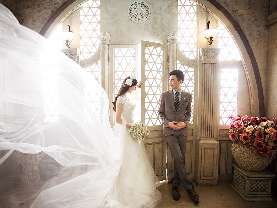 MR.李& MRS.何的幸?；檎?
                /></div><div   id=