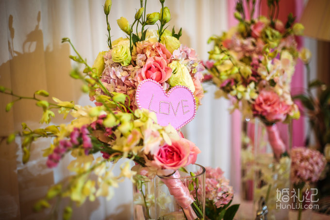 【龙凤作品】威尼斯酒店 裸粉的柔情与优美并存