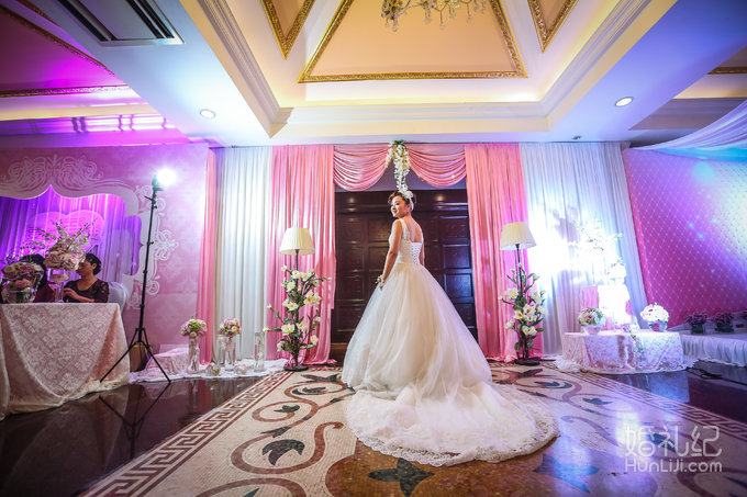 【龙凤作品】威尼斯酒店 裸粉的柔情与优美并存