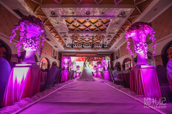 【龙凤作品】威尼斯酒店 裸粉的柔情与优美并存