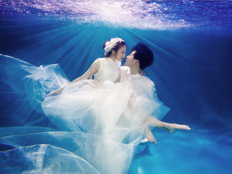 水下浪漫婚纱照