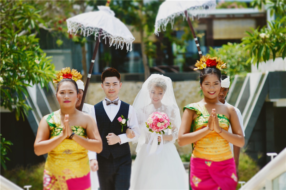 【芊寻海外婚礼】巴厘岛悬崖水晶教堂婚礼+婚纱照