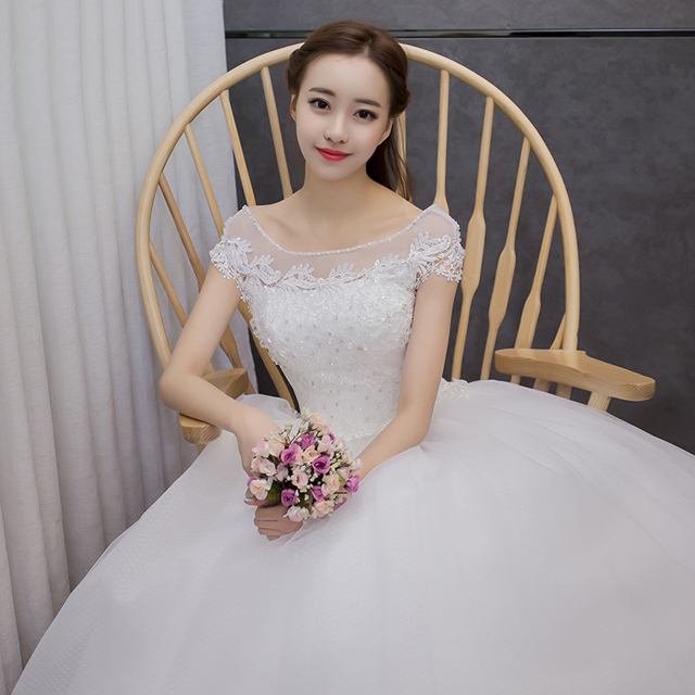 2018新款婚纱图片_2018年韩版婚纱(2)
