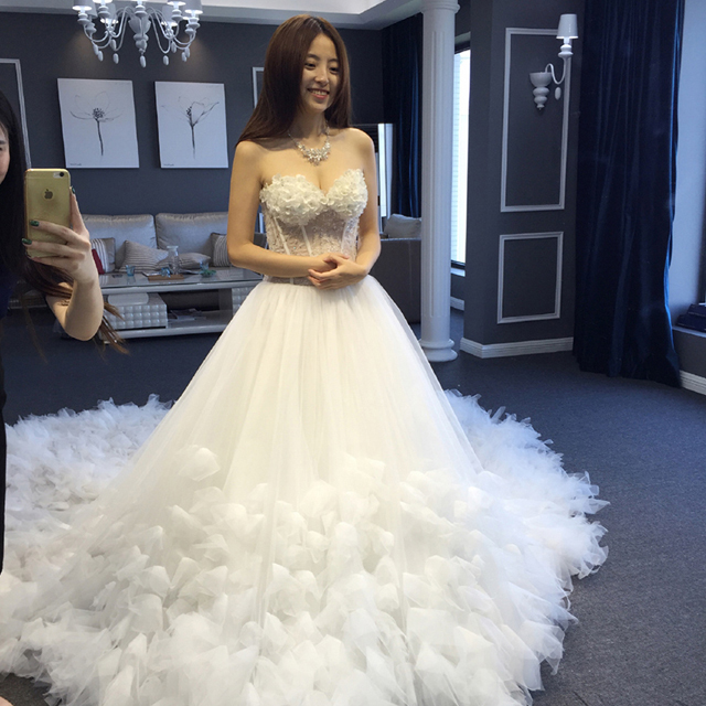 韩式新娘婚纱_韩式新娘婚纱发型图片