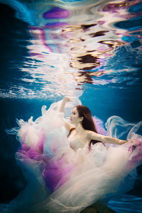 水下写真婚纱照-清凉一下别样创意摄影风范