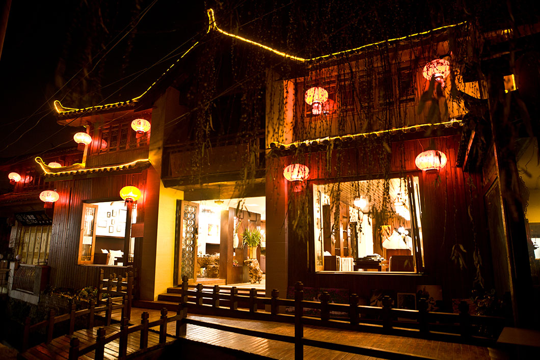 巴黎经典婚纱摄影（丽江店）