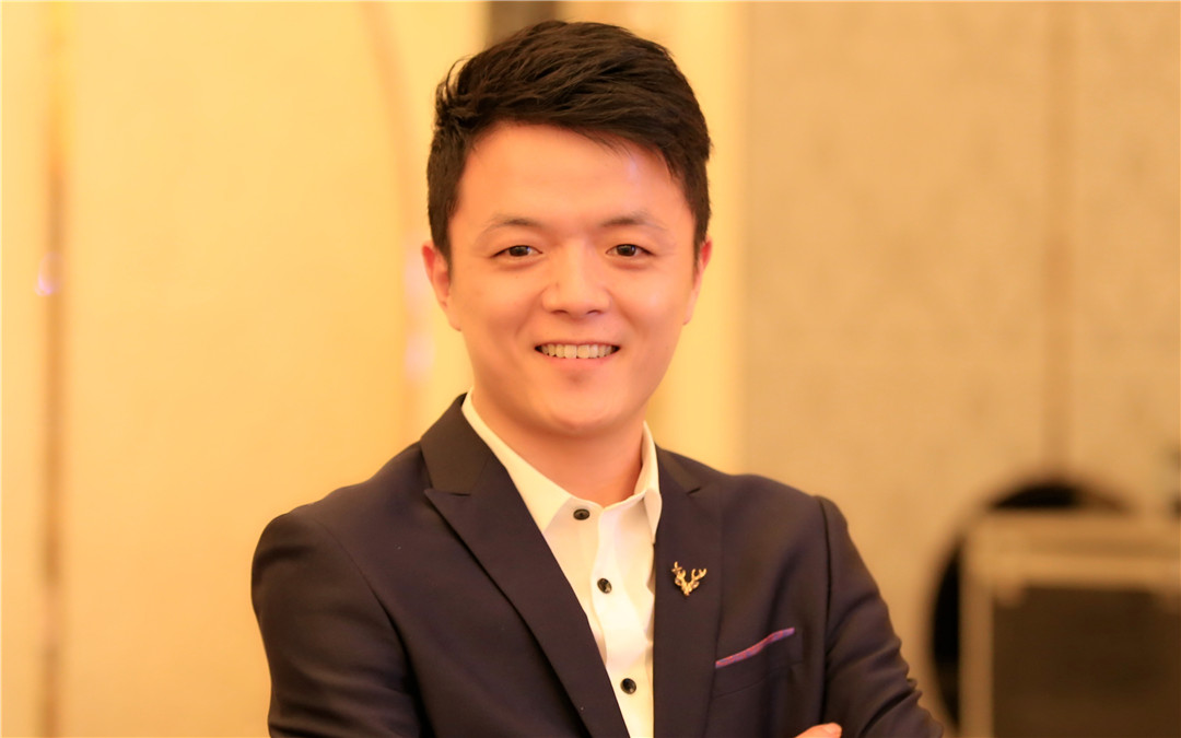 王勋（丰富的婚礼经验 行走的点唱机）