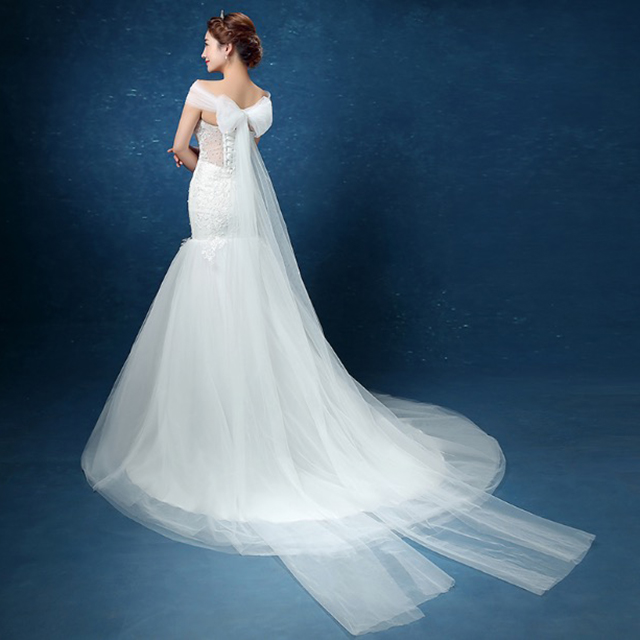 新款一字肩蕾丝鱼尾小拖尾韩式新娘结婚婚纱礼服