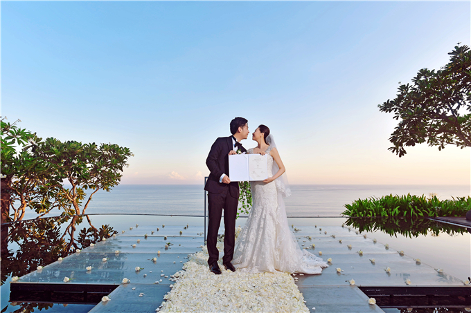 巴厘岛 宝格丽酒店 水上平台婚礼