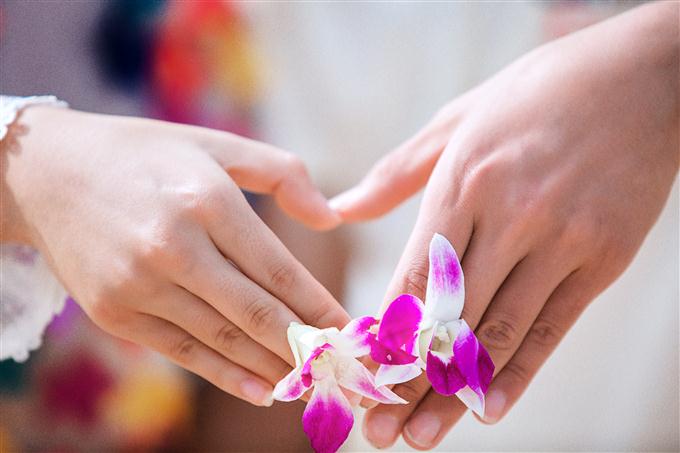 分界洲送給張冉冉夫婦祝福永遠幸?？鞓?
                /></div><div   id=