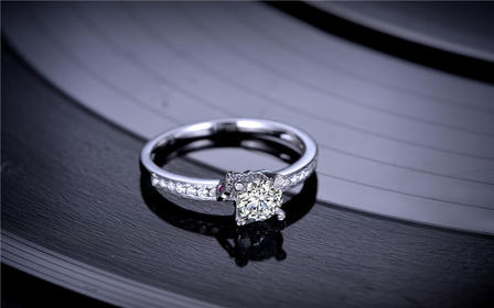 【咱们相爱吧】 白18K金钻石镶红宝石结婚戒指
