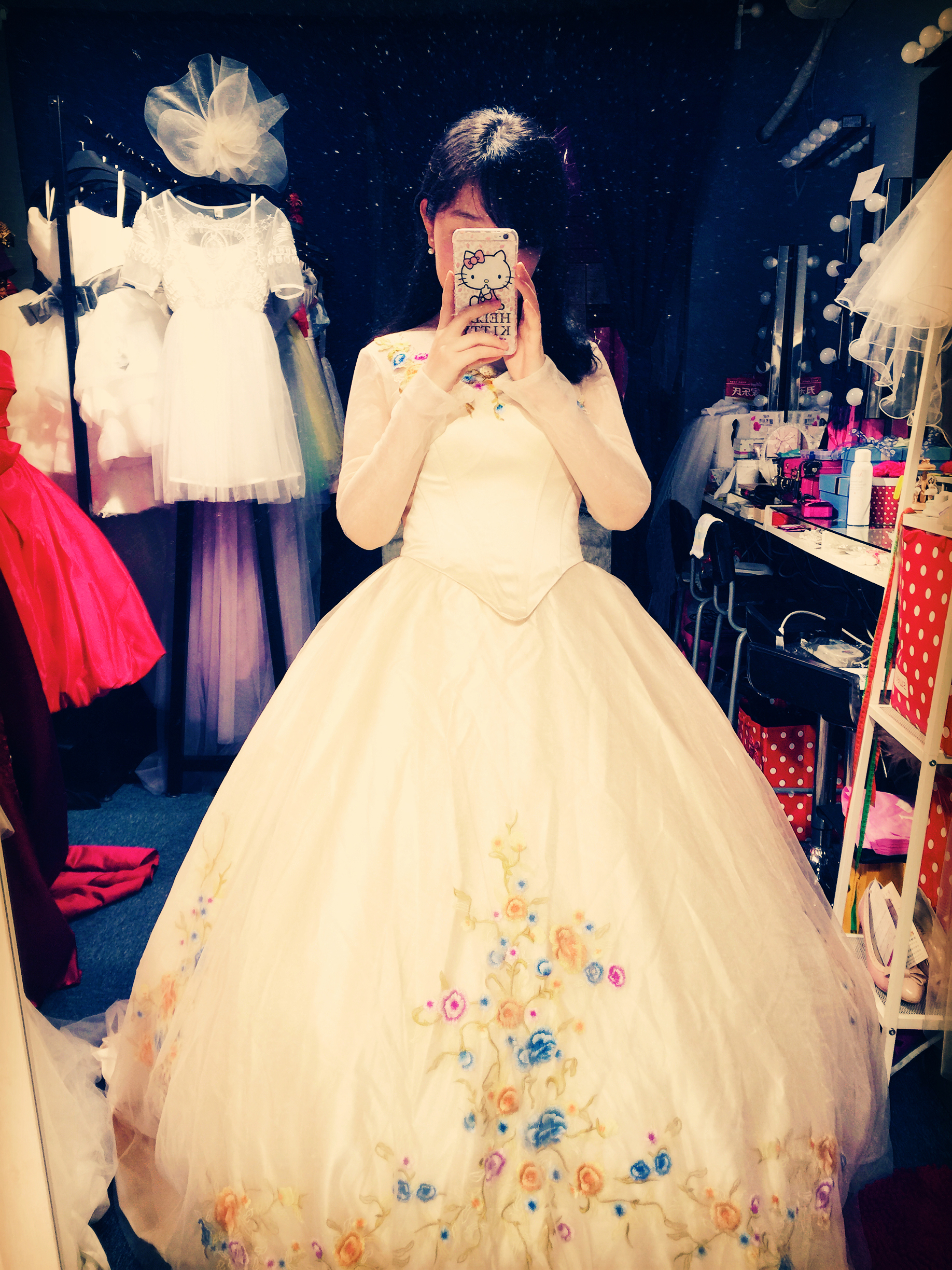 BloomingHouse婚纱店礼服定制