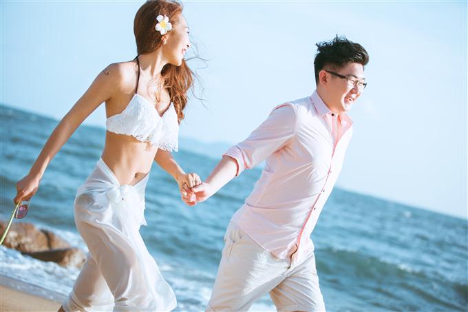 大小洞天送給李嘉希夫婦祝福永遠幸?？鞓?
                /></div><div   id=