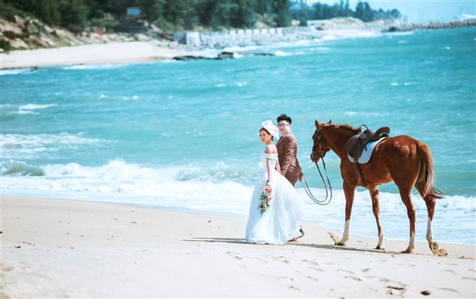 大小洞天送給李嘉希夫婦祝福永遠幸福快樂