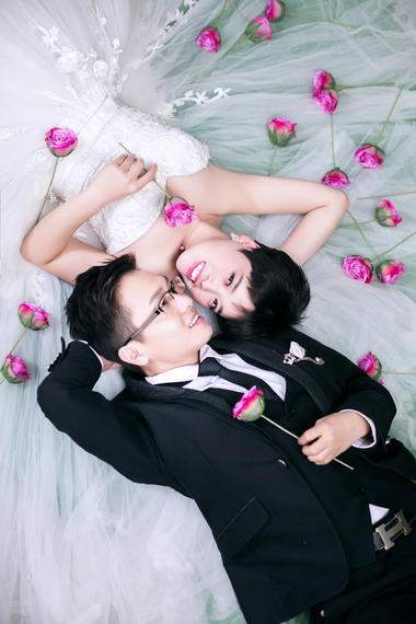 韩式短发婚纱客片分享-宋亚品夫妇