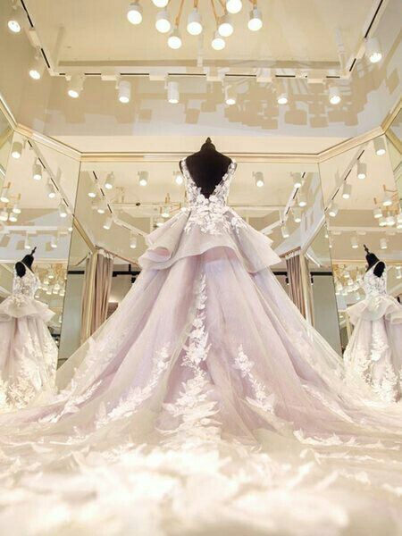 女王嫁到高端婚纱礼服馆