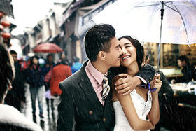 古城街拍雨中浪漫專題婚紗照