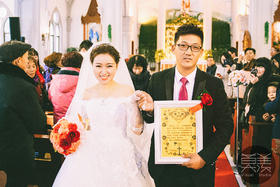 【唯美婚礼跟拍】在庄严的教堂里许下一生一世的诺言