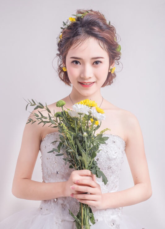 美妆纪时尚造型婚纱馆