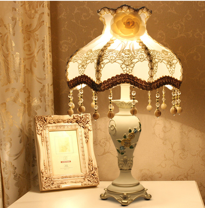欧式台灯卧室床头灯公主田园玫瑰创意婚庆奢华装饰台灯具