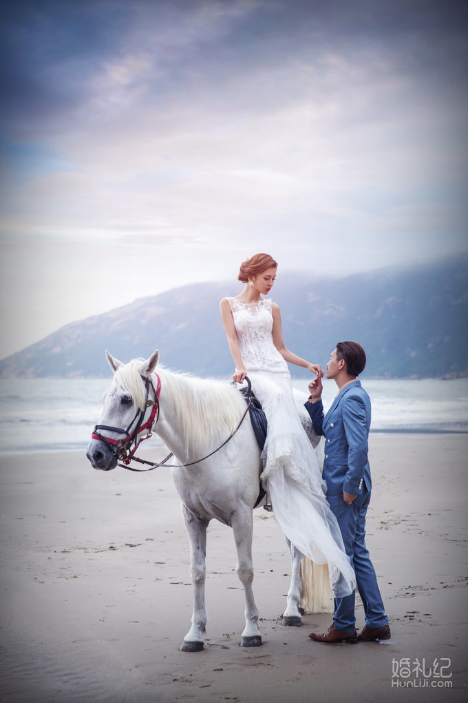 婚纱摄影海边马场,照片展示  拍摄风格:唯美  纪实 拍摄景点:海边骑马