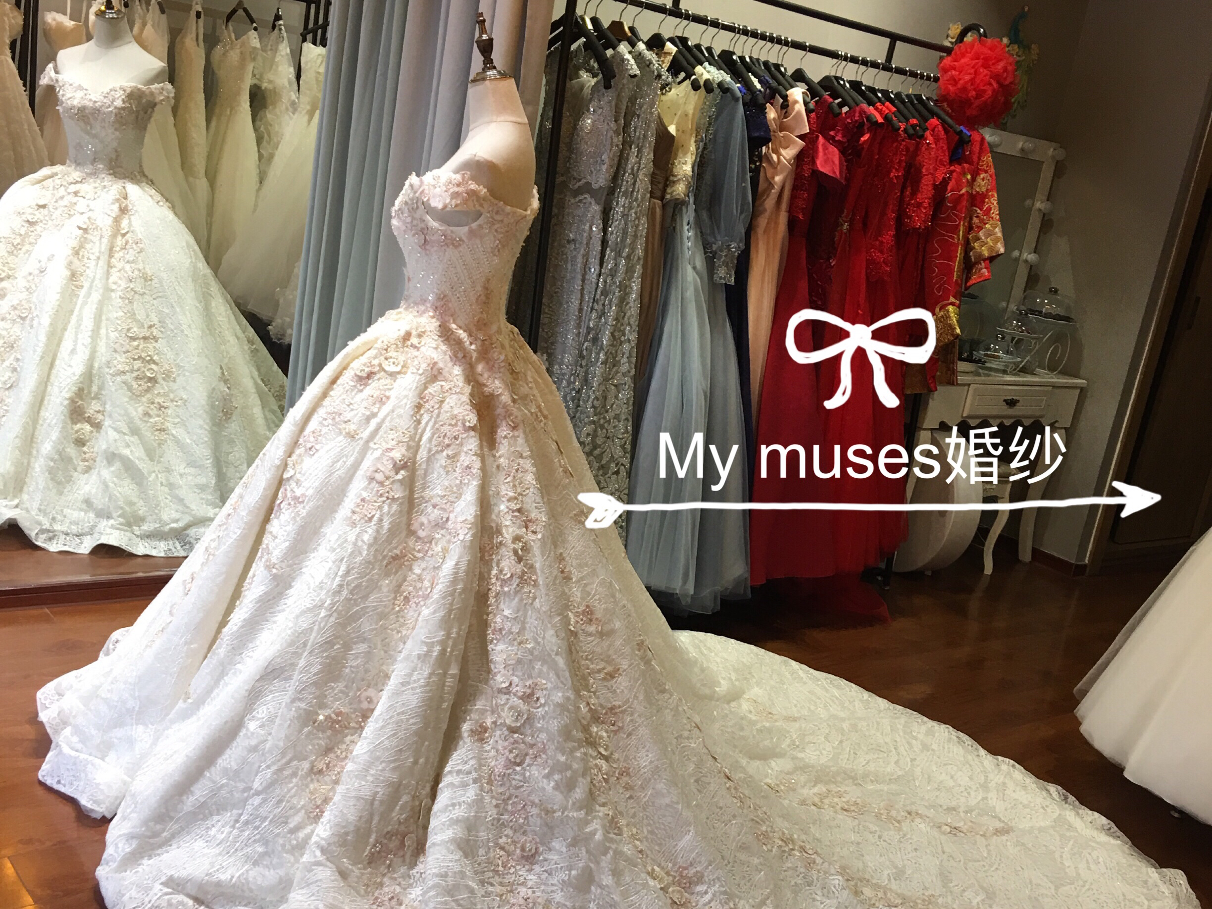 MY MUSES轻奢婚纱体验馆
