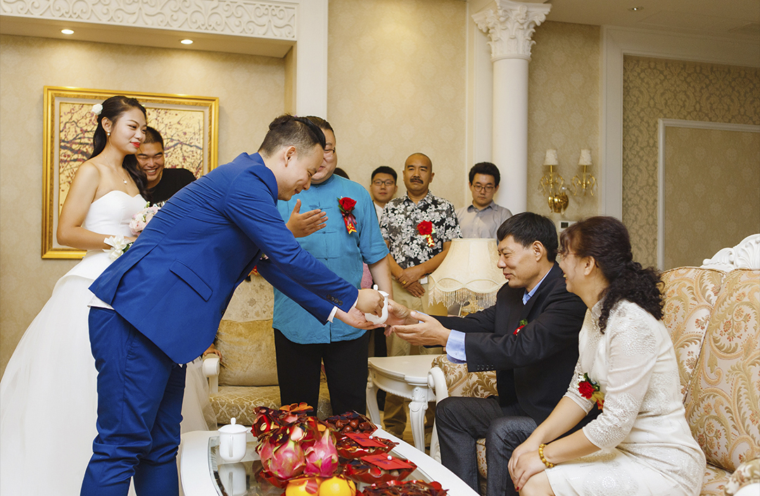 欣薇婚纱-小尊老师跟妆雪莹