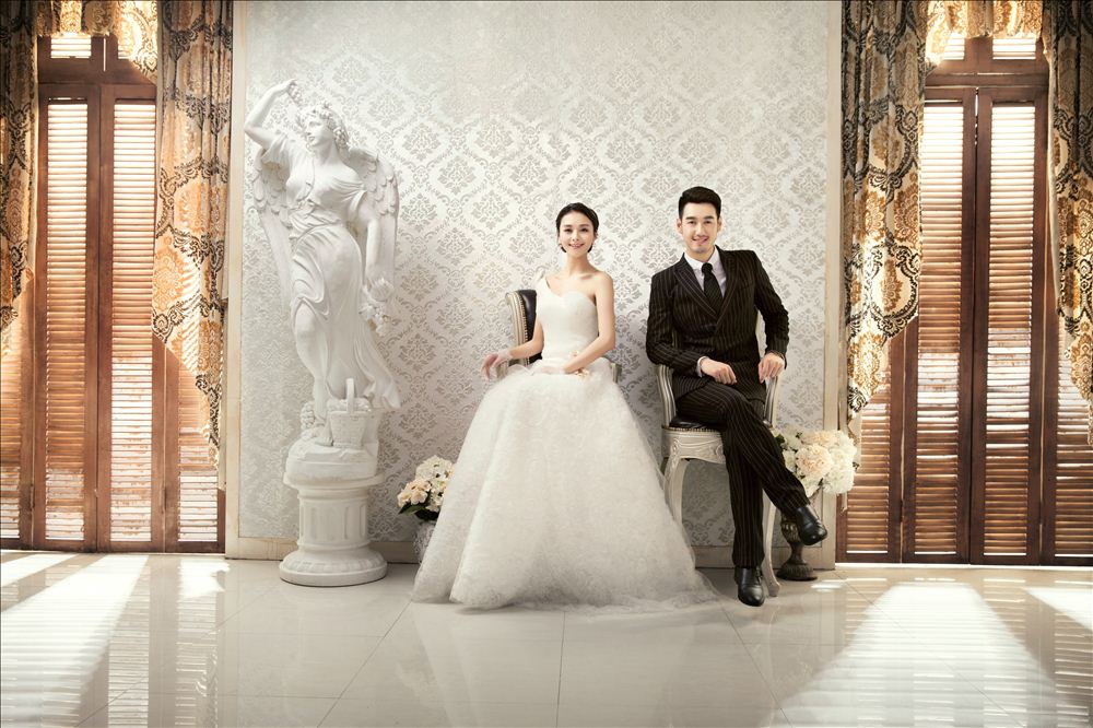【薇薇新娘】私人訂制+一對(duì)一+送婚紗+送婚戒+