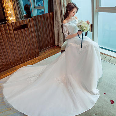 新娘婚纱礼服 冬季新款长拖尾一字肩中袖韩版显瘦修身公主