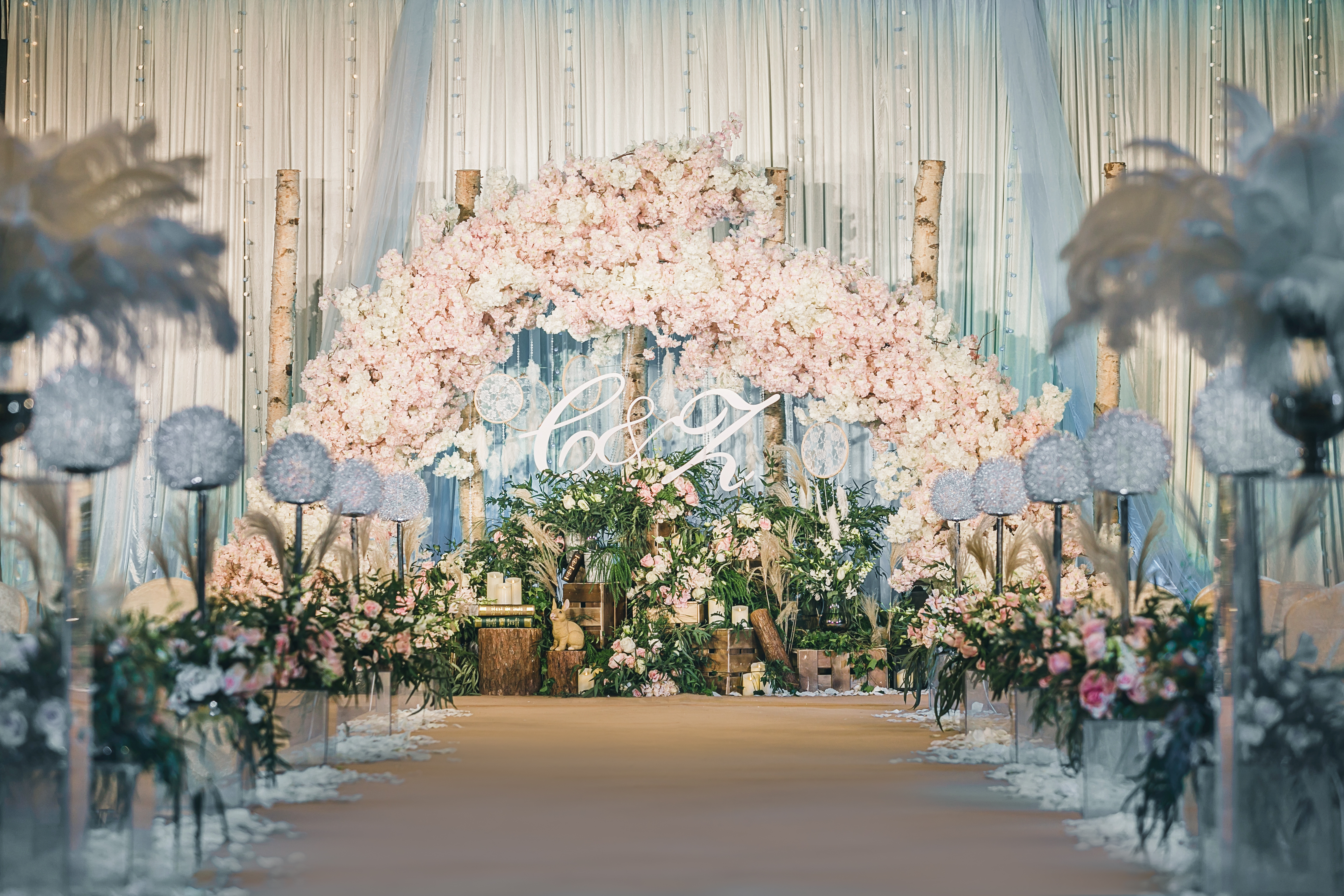 【因?yàn)橛鲆娔恪獝墼谝黄稹?
                /></div></div><div   id=