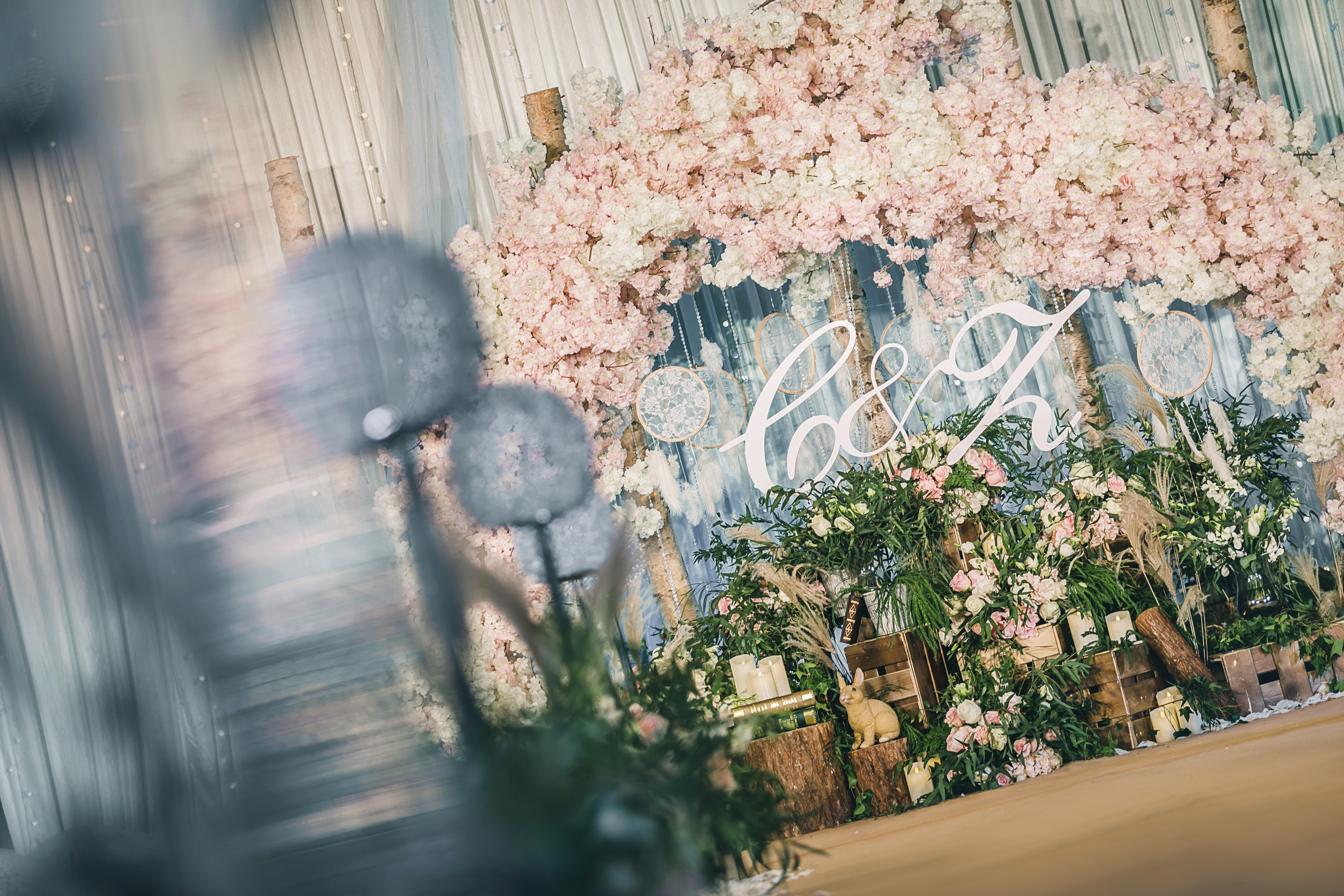 【因?yàn)橛鲆娔恪獝墼谝黄稹?
                /></div><div   id=