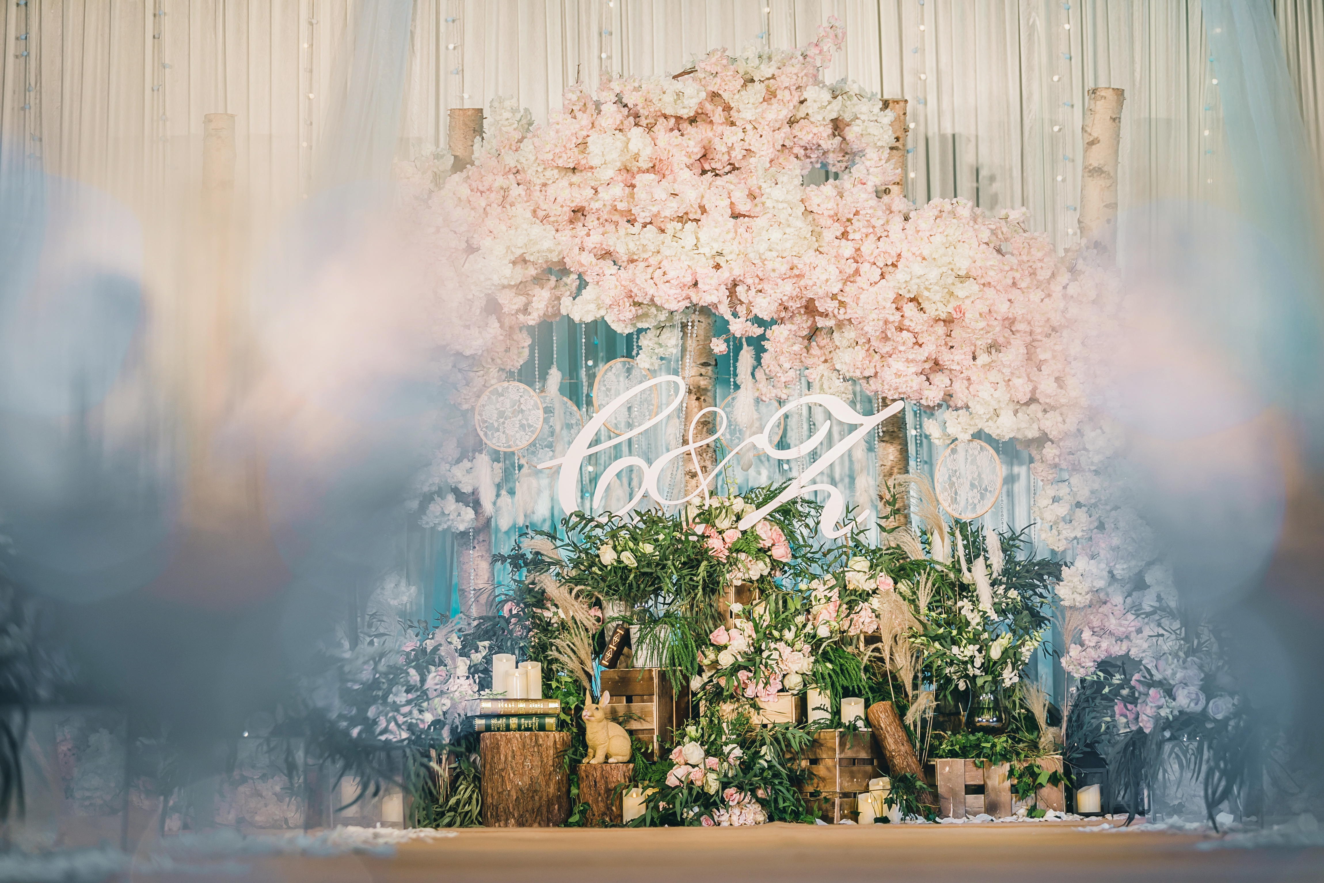 【因?yàn)橛鲆娔恪獝墼谝黄稹?
                /></div><div   id=