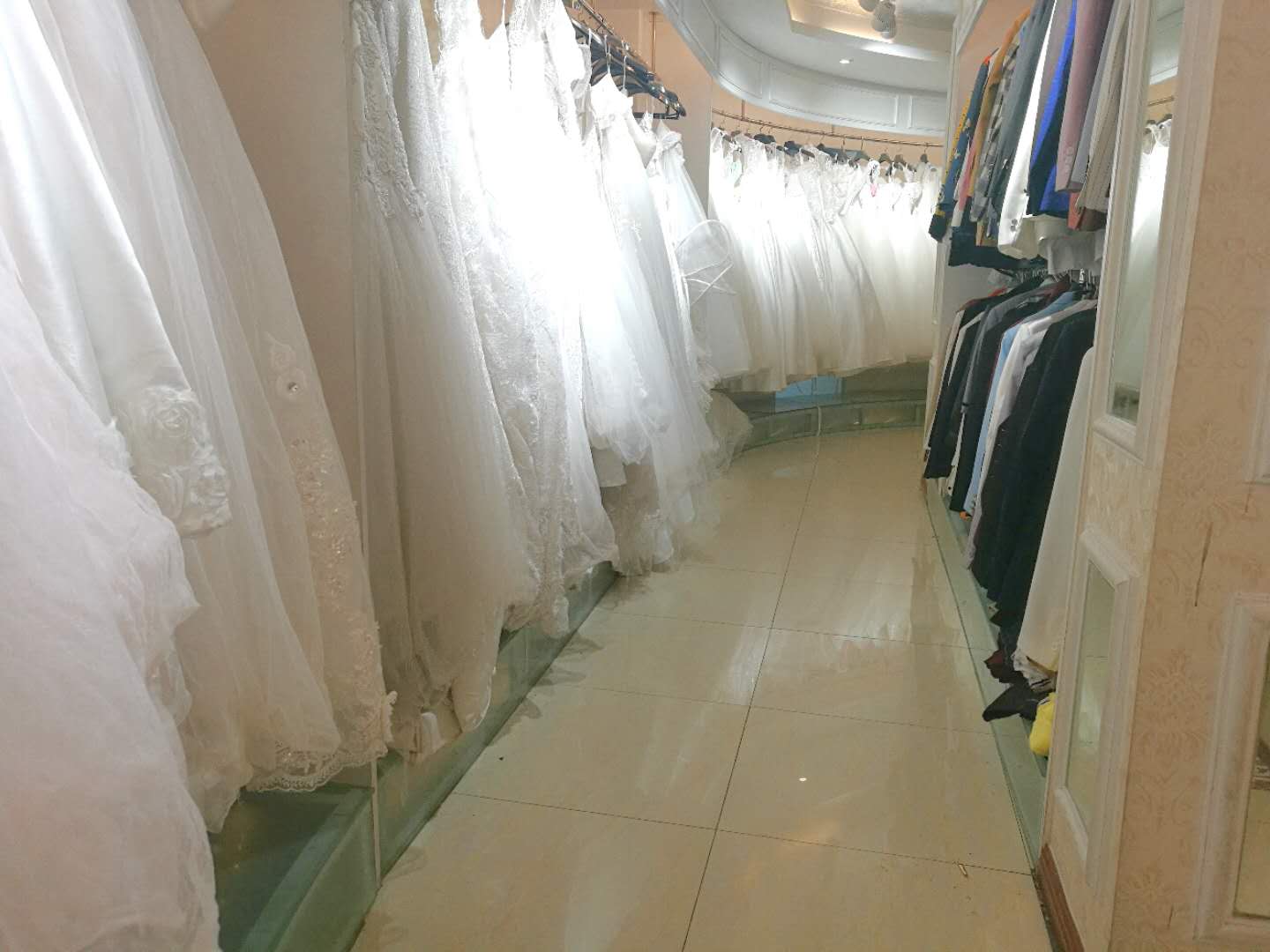 广汉巴黎婚纱婚庆