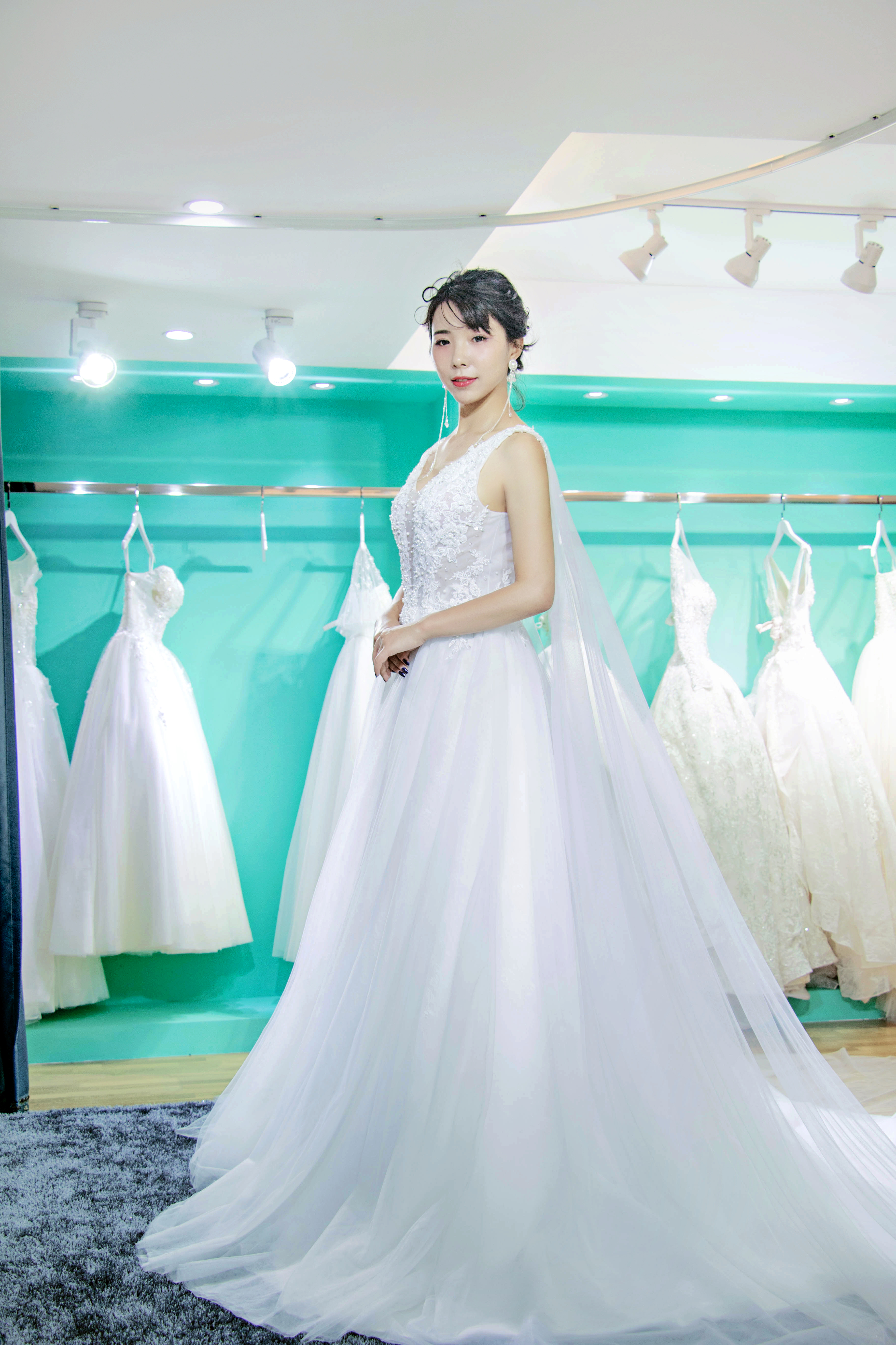 露娜婚纱礼服定制