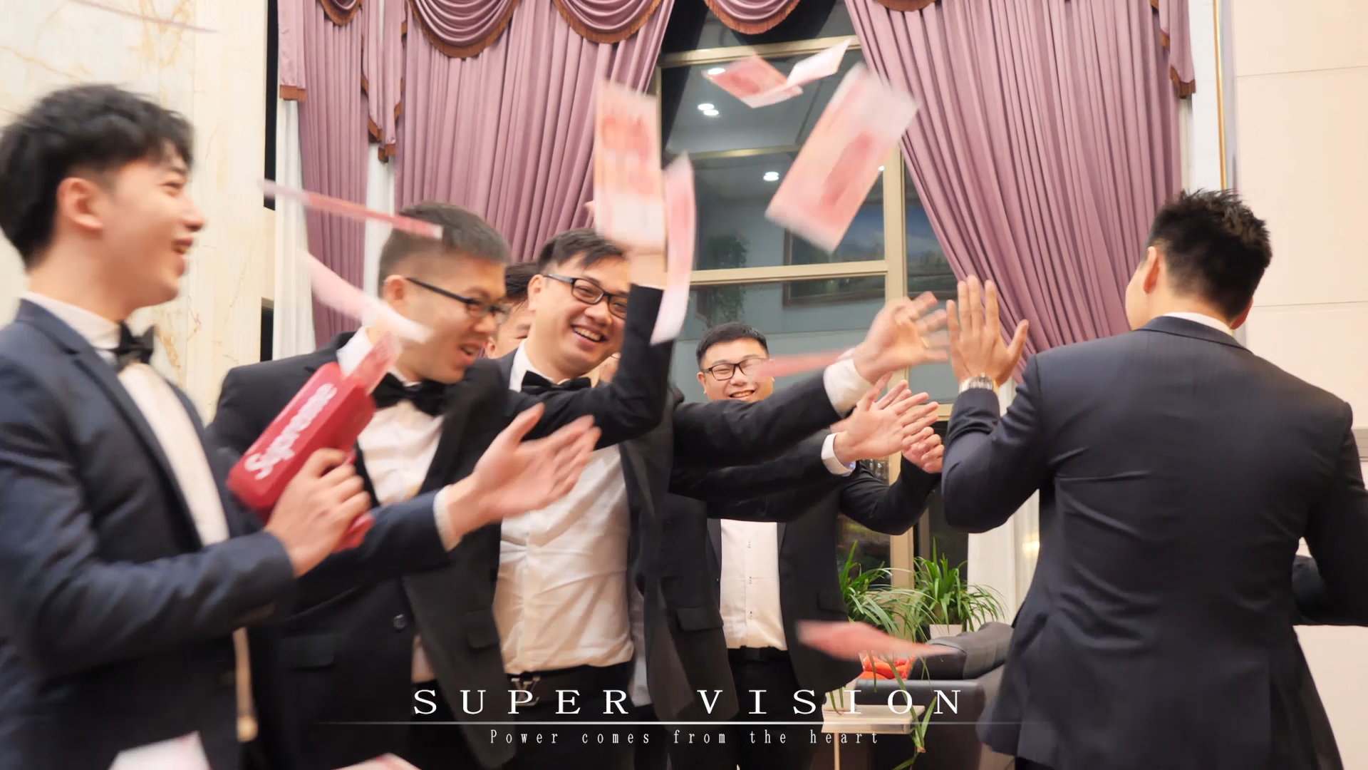 【 婚 礼 录 像 】豪华四机位录像  + 航拍