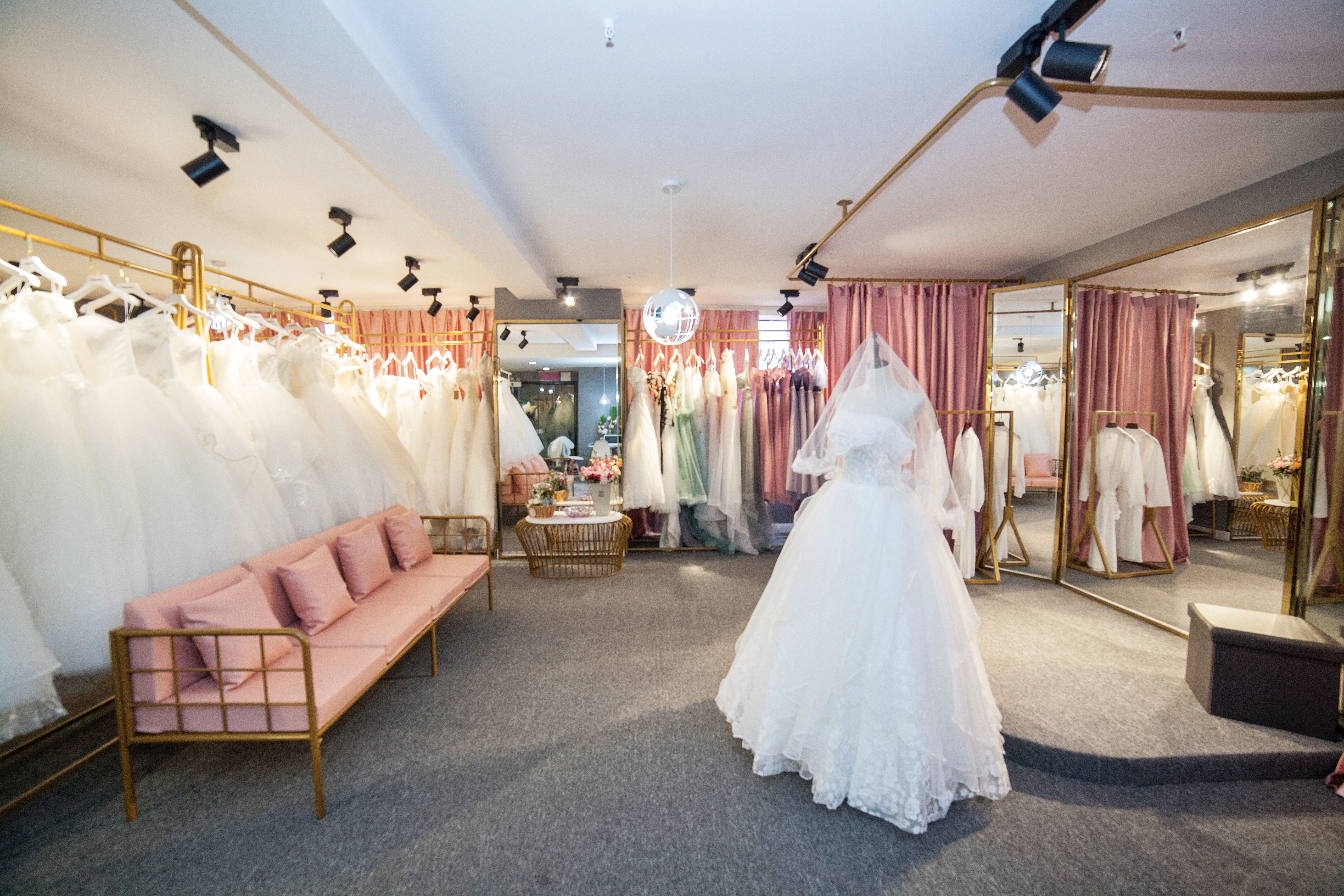 小姐姐的婚纱店