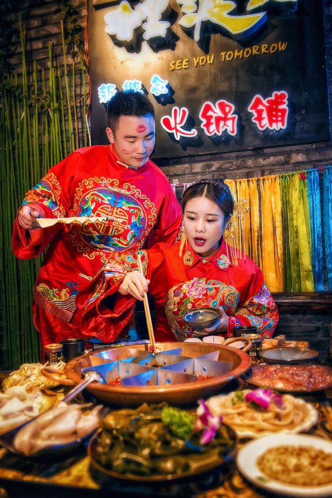 火锅店婚纱照