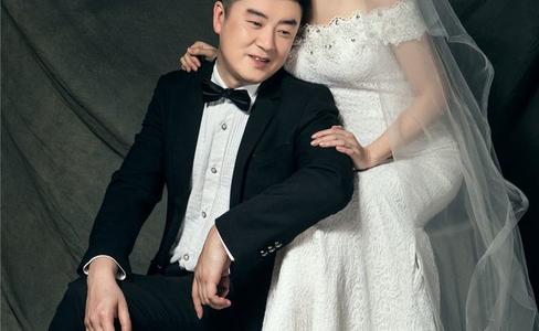 韩式短发婚纱照