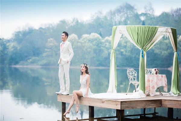 丽江拍婚纱照多少钱 2019丽江婚纱摄影价格