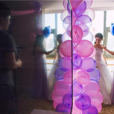 婚房布置气球怎么粘贴