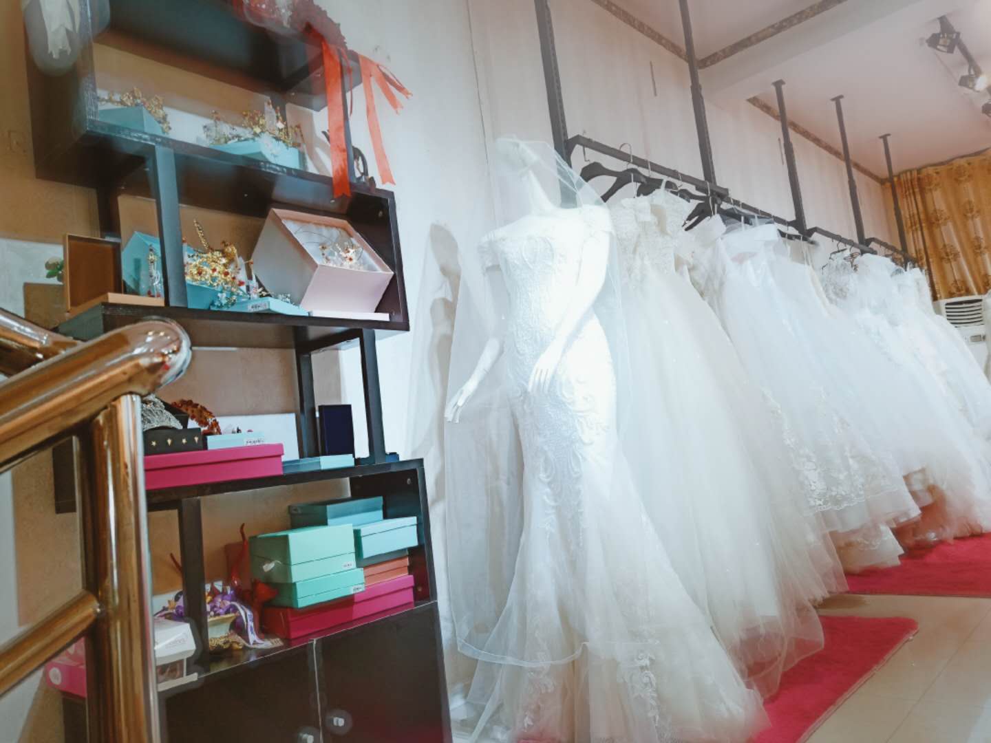 介休市城区艺客婚纱美妆店