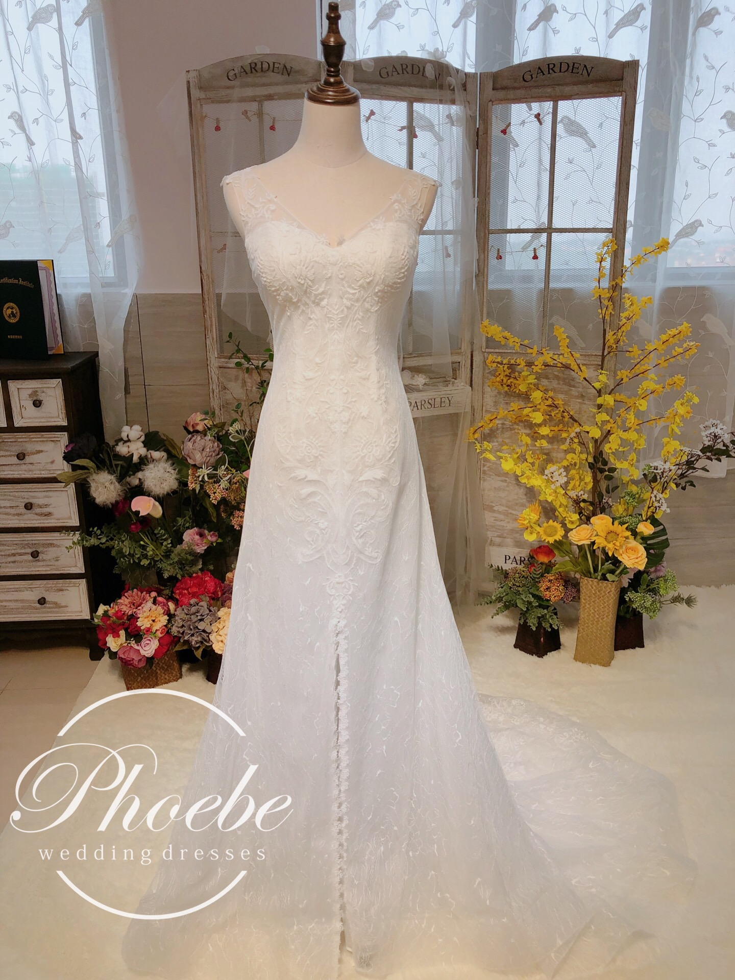 Phoebe菲比婚纱礼服工作室